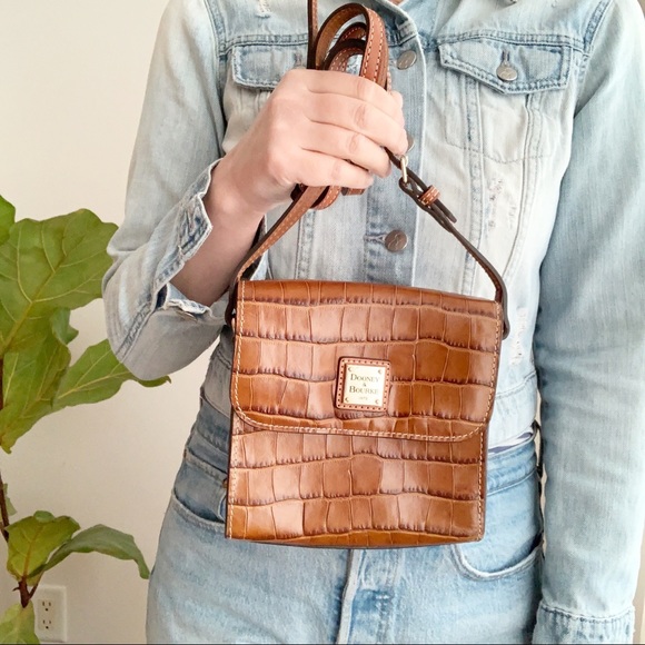Dooney & Bourke Handbags - Dooney & Bourke Crossbody Bag Brown Purse Leather